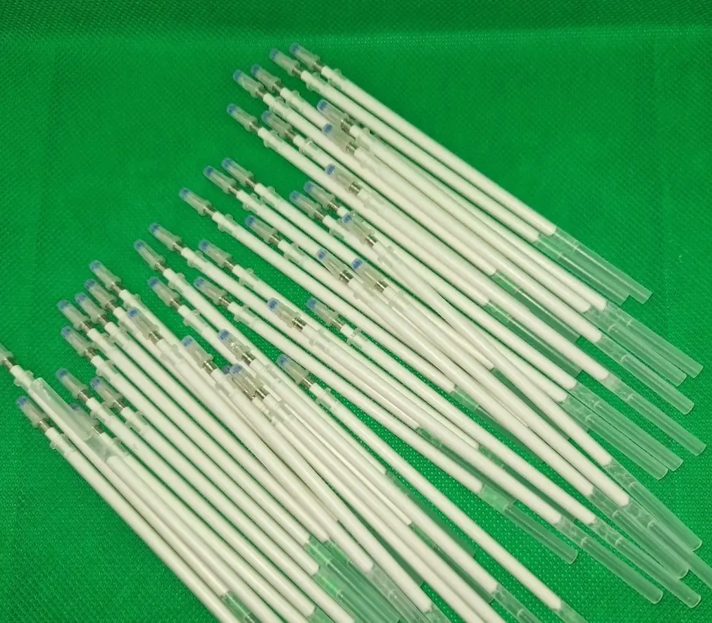 Ak ruçkanyň sterženi (ýaka çyzmak üçin)