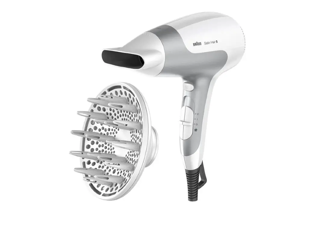 BRAUN HD585 | Saç Guradyjy 2500W 2 Tizlik 4 Görnüş Ak