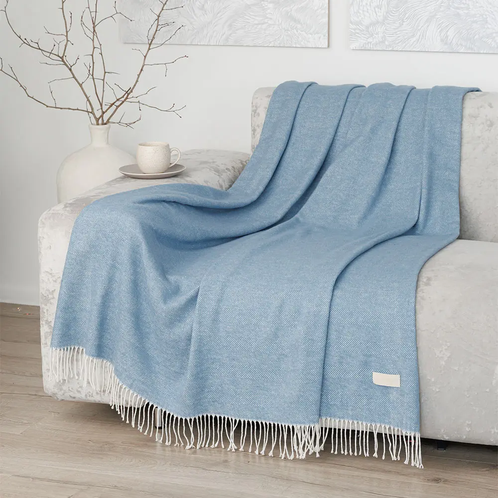 ANDY 3400001538 | Throw Blanket Durable Office & Hospitality Use