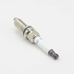 DENSO SK20HR11 | Spark Plug Extended Iridium for Toyota Land Cruiser Yaris